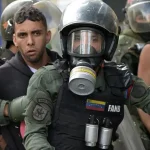 Desde que lo detuvieron mi hermano ha perdido unos 60 kilos : las denuncias de los familiares de los arrestados en Venezuela tras las elecciones de hace 3 meses